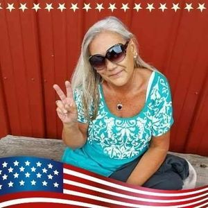 Meet your Posher, Valerie